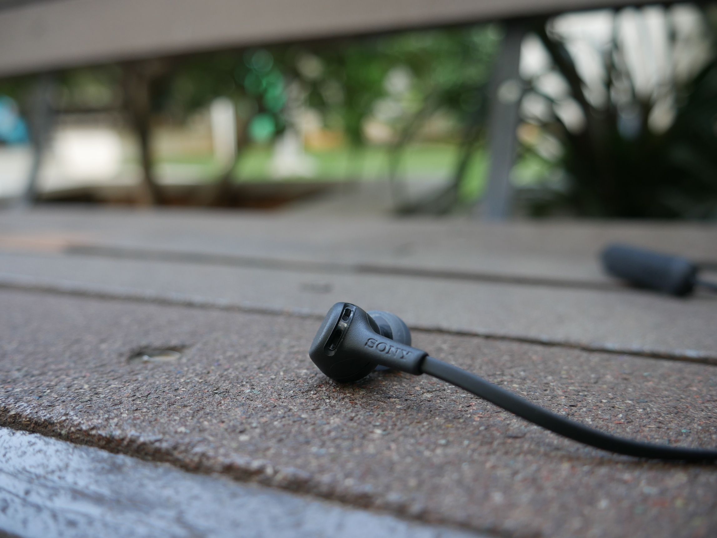 Sony wi outlet xb400 review